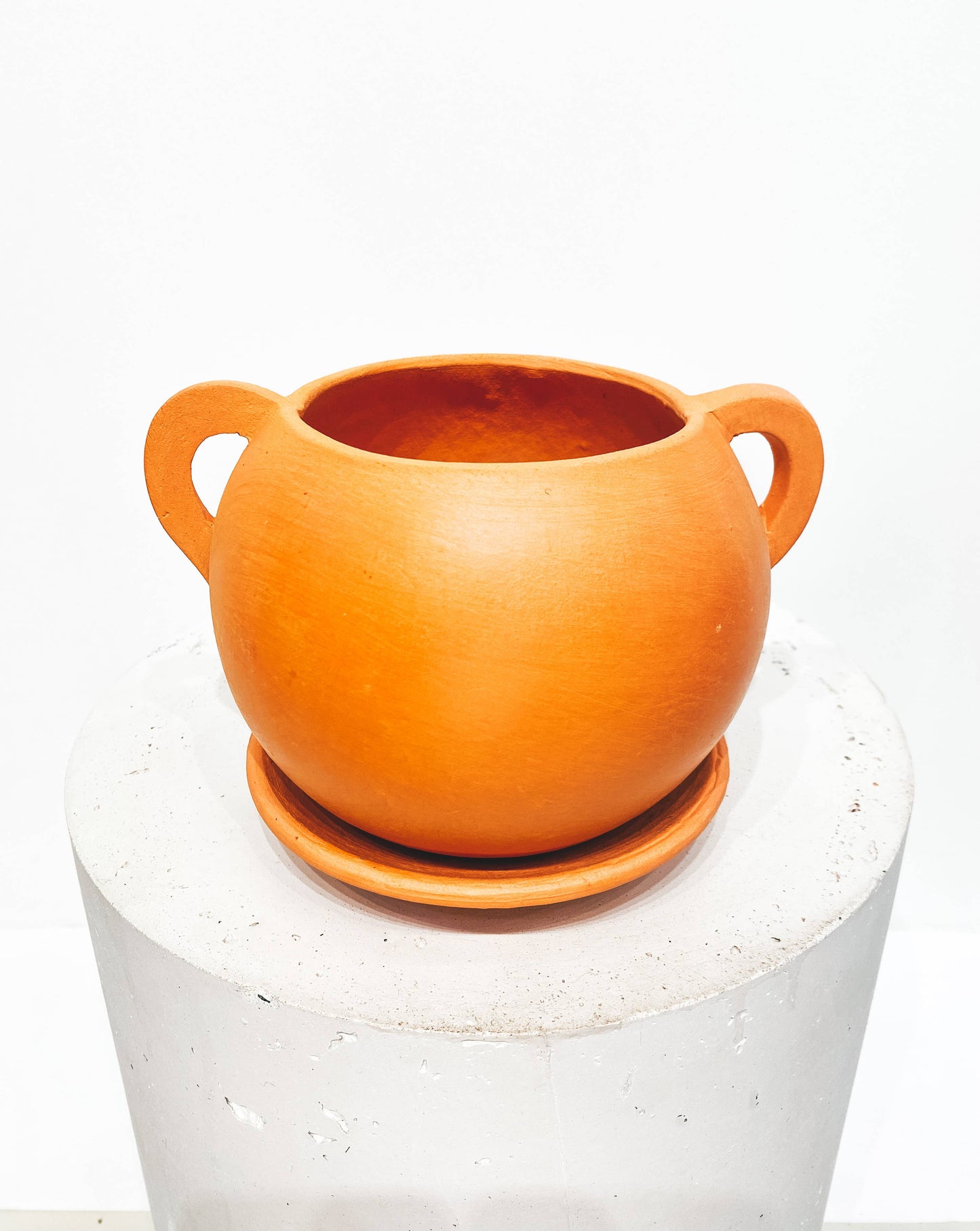 Colombian Boho "Bola" terracotta pot with handles D15 H12